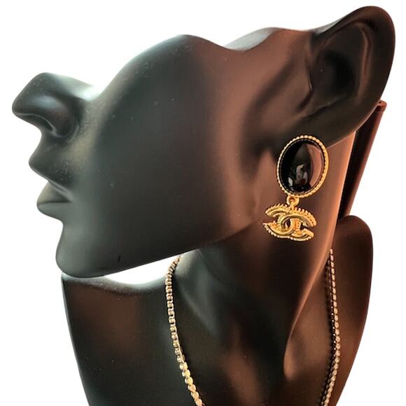 Chanel Bright Light Oval Onyx Dangle CC Earrings Fall/Winter 2019 (CCXX014) - Picture 5 of 5